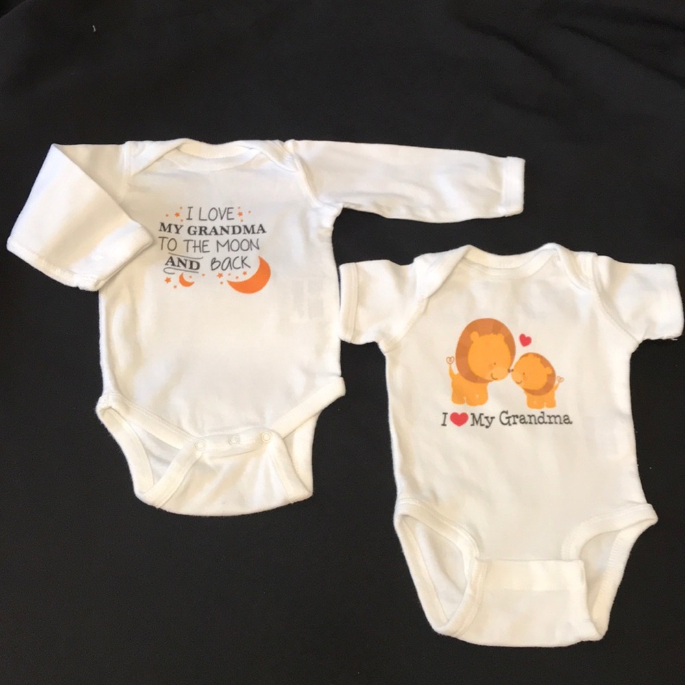 Newborn White printed one piece bodysuits set/2
